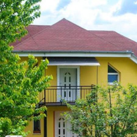Casa Liana Hotel Орадеа Екстериор снимка