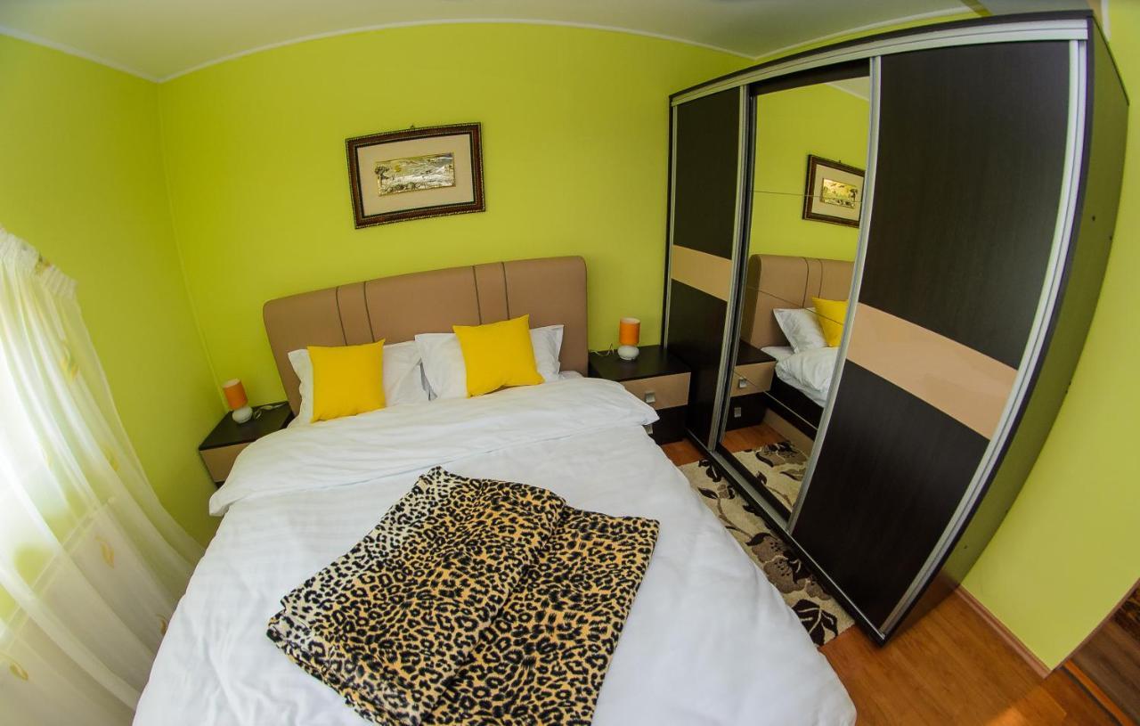 Casa Liana Hotel Орадеа Екстериор снимка