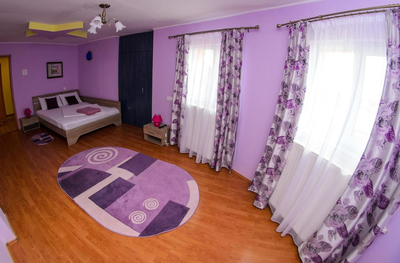 Casa Liana Hotel Орадеа Екстериор снимка