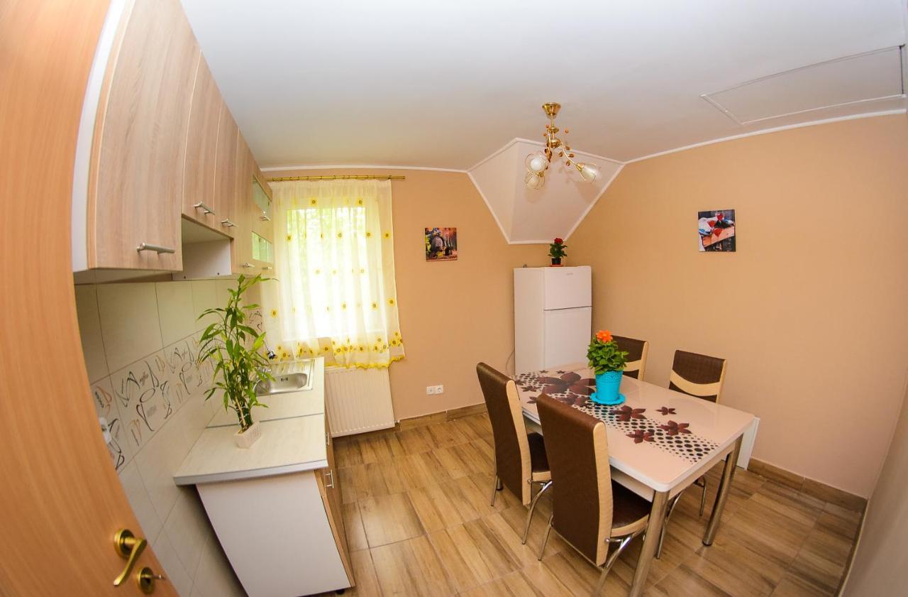 Casa Liana Hotel Орадеа Екстериор снимка