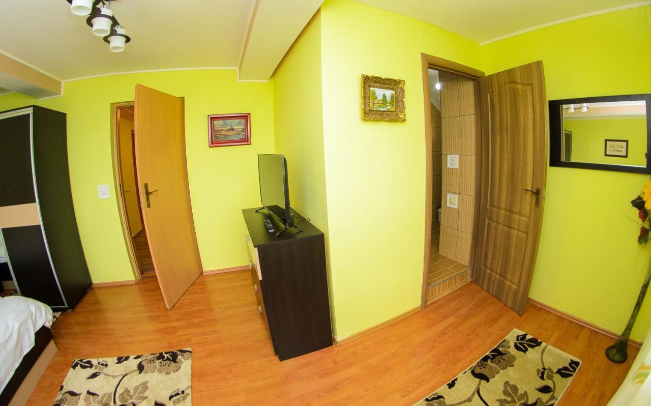 Casa Liana Hotel Орадеа Екстериор снимка